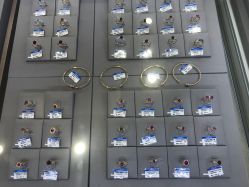 -威德钻石-克拉钻大本营(南京东路店)