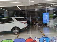 -蓝色港湾停车场