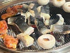 -围炉肉舍丹东海鲜烤肉·烤活鳗(步行街店)