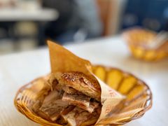 -洪峰浩老北京烧饼夹肉(角门路店)
