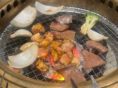 -山川小町·极番烧肉(新地假日广场店)