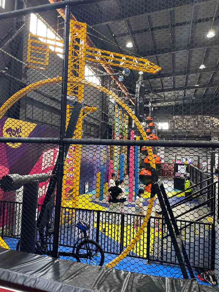 魔力空间蹦床公园-"还是活动吸引过来了的,两张券叠加不限时,.