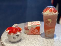 芝芝草莓盒子蛋糕-喜茶(北京华贸购物中心店)