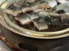 -围炉肉舍•炭烤活鳗•丹东海鲜烤肉(步行街店)