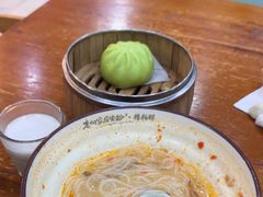 -老何家后安粉·糟粕醋海鲜火锅(三亚湾椰梦长廊店)