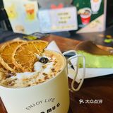 和蛋糕撞衫了，我今天好绿