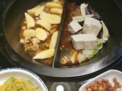 -鱼窝棚柴火铁锅炖(富山屯店)