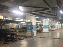 -虹桥天地-停车场