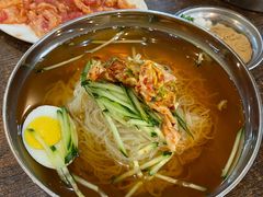 -韩风烤牛肉冷面店