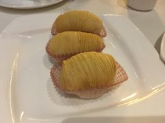 金牌榴莲酥-唐宫海鲜舫