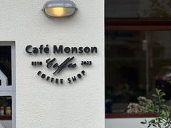 -Café Monson