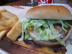 烤雞肉漢堡-FATBURGER 特富客汉堡(外交公寓店)