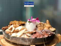 -一朵菌·野生菌探索家火锅(南亚店)
