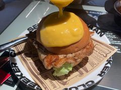 网红瀑布猪扒包-開籠雀冰室(同和金铂店)