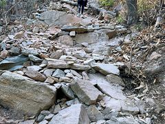 -鬼笑石后山停车场