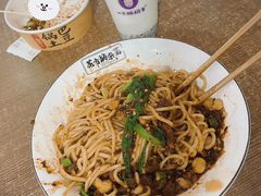 -一只酸奶牛(八一路店)