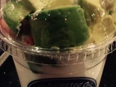 草莓牛油果酸奶-Blueglass酸奶(华贸购物中心店)