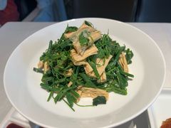 橄榄油鲜腐竹拌丝瓜尖-北平楼·烤鸭·北京菜(牡丹园店)