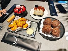 -W COLLECTIVE  DESSERT SHOP