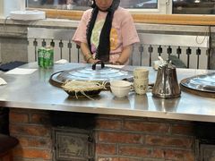 -粘豆包柴火铁锅炖