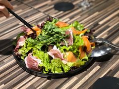 烟熏三文鱼色拉-BomBa意大利餐厅
