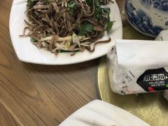 -溢心园香河肉饼总店