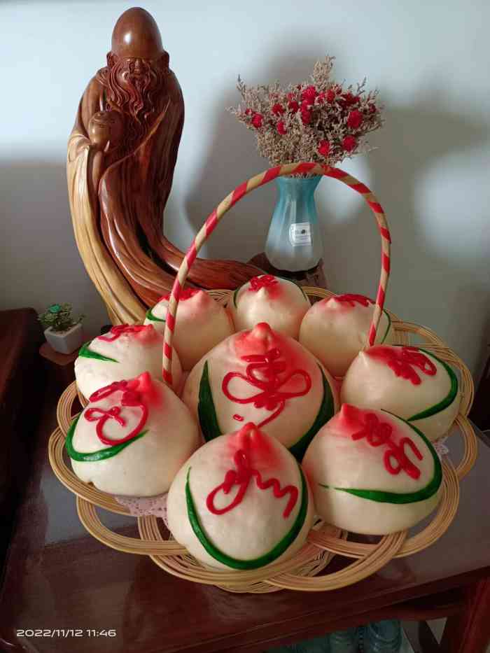 前门老正兴总店-"老北京专卖寿桃的老字号,去年老妈66时订.