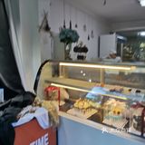 店里的东西都卖的差不多了，她家生意很好