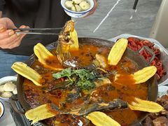 -丹水桥地锅鱼·翘嘴鲌·地方特色全鱼宴(丹江口大坝店)
