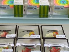 面包甜点陈列柜-果蔬好生活超市(东湖店)