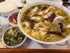一人食老坛酸菜-渔语鱼新川菜Bistro(万象天地店)