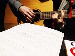 -旅程琴行吉他培训·吉他专卖