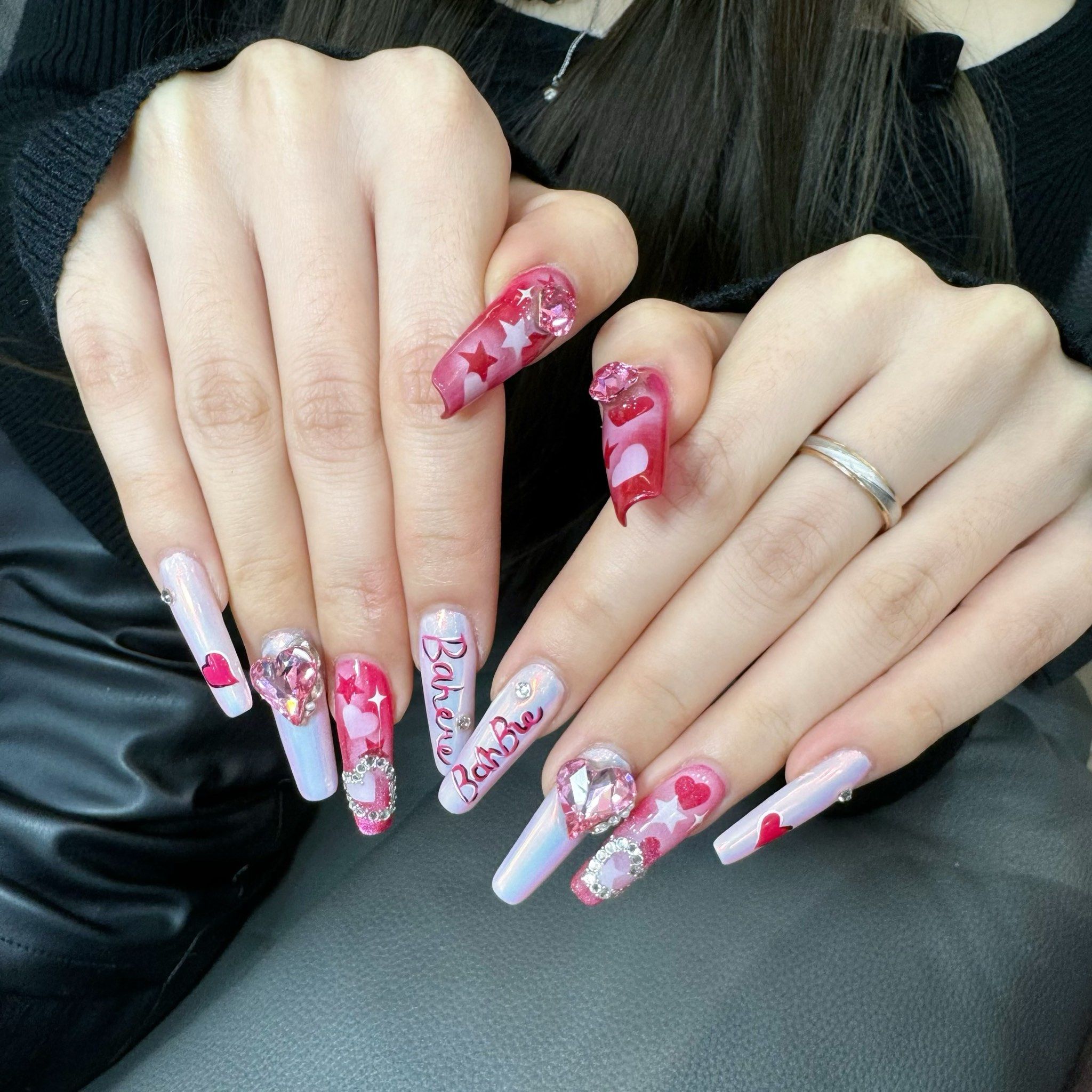 芭比甜酷风美甲