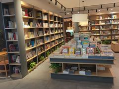 -魔方城市书房(中街益田店)
