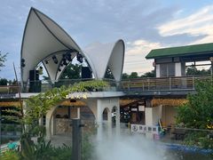 -茅草房·河畔园林火锅