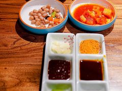 -明洞阿姨·韩式酱蟹烤肉·创意料理(三元桥店)