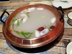 -虾弄弄海派小龙虾·牛羊蝎子火锅