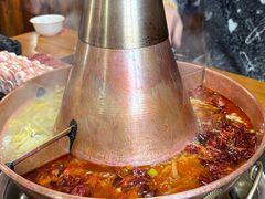 -果松木炭酸菜铜火锅·外婆参鸡汤