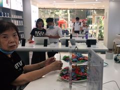 -荣耀授权专卖店(黄浦浙江中路店)