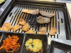 -臻牛烤肉