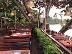 -卷心菜和避孕套餐厅(Pattaya)