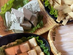 -巴渝瓦肆重庆鲜火锅(宝龙环湖店)