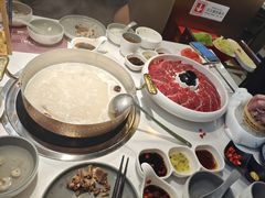 -洪氏嗨捞·广东猪肚鸡·椰子鸡火锅(西咸万象城店)