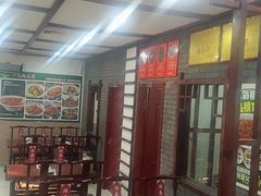 -湖南人家湘菜馆(镇江路店)