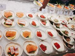 -雍容荟帝王蟹活龙虾展台自助(IFS黑金店)