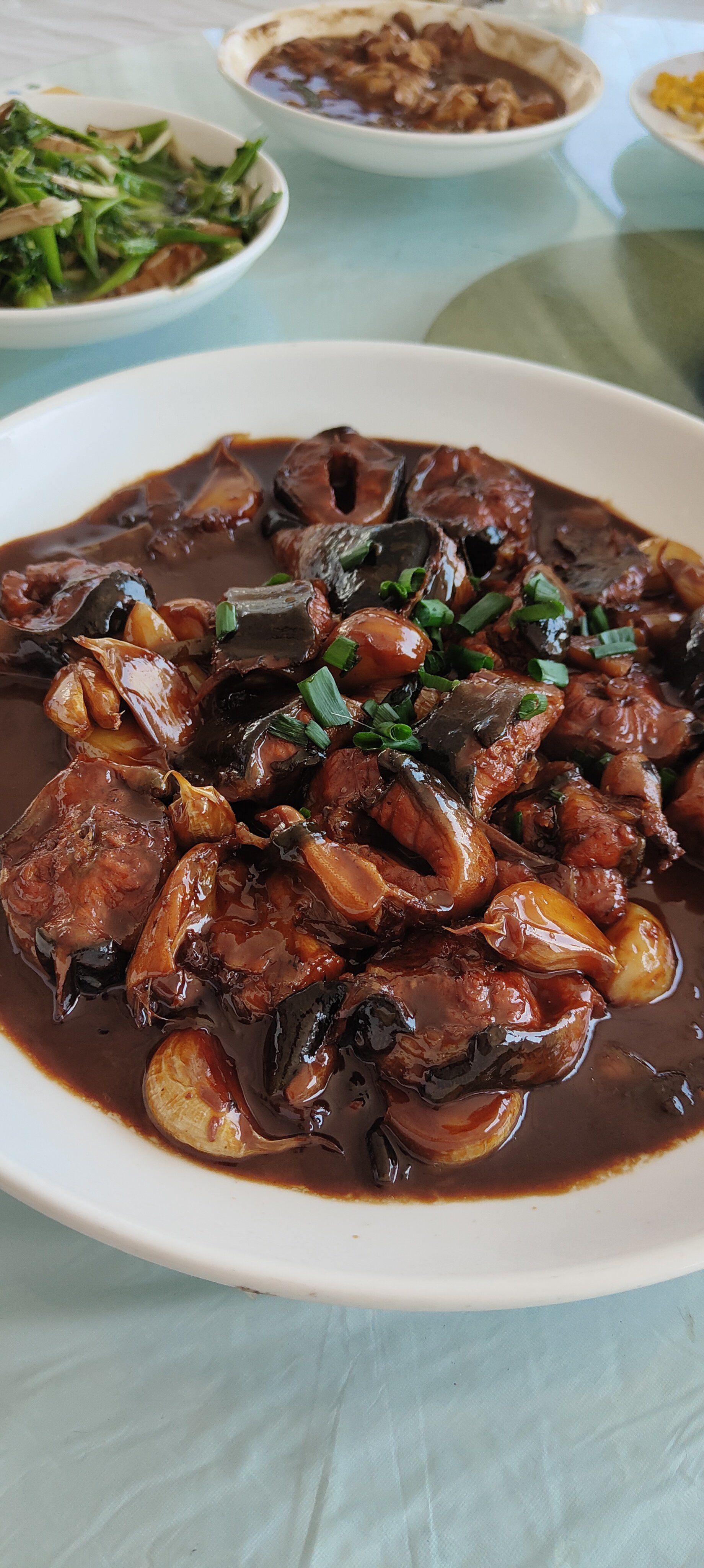 明月湾陈记农家乐,红烧鳗鱼非常好吃,推荐!