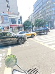 -蓝调造型·烫发·染发