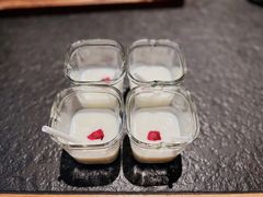 酸奶-炭小牛果木烤肉