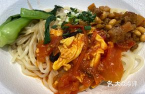 Braised Pork Tomato Two-in-One Handmade Noodles