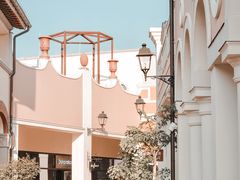 -佛罗伦萨小镇广佛名品奥特莱斯(疏港路店)